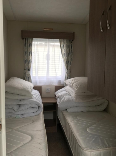 Twin bedroom